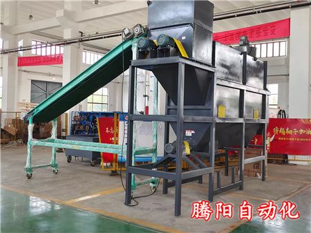 聚乙烯自動滾筒拆包機企業自動化生產中不可少的一環