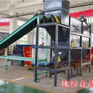 聚乙烯自動滾筒拆包機企業自動化生產中不可少的一環