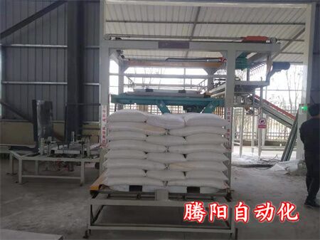 砂漿整條生產線只需要一個包裝工碼垛工作交給高位碼垛機
