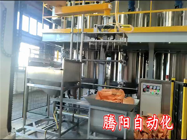 尿素立柱拆包機引領生產變革